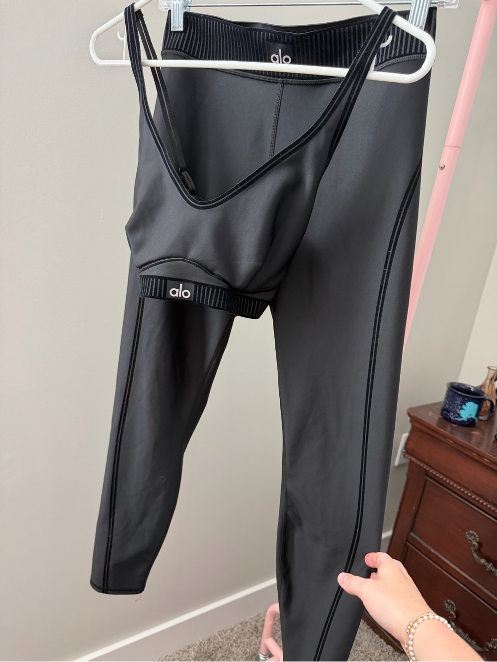 ALO Line up bra and legging set
